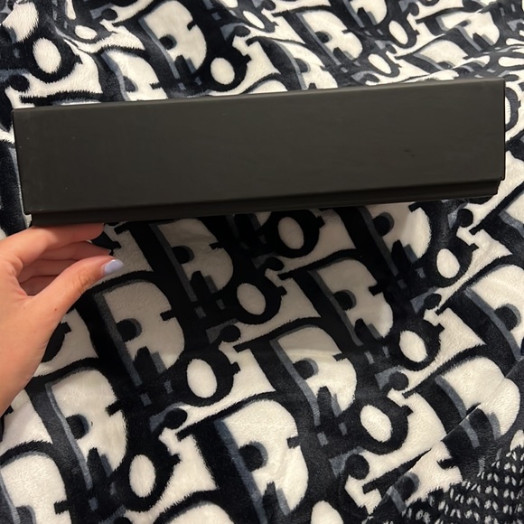 Authentic Chanel Box - Picture 2 of 3